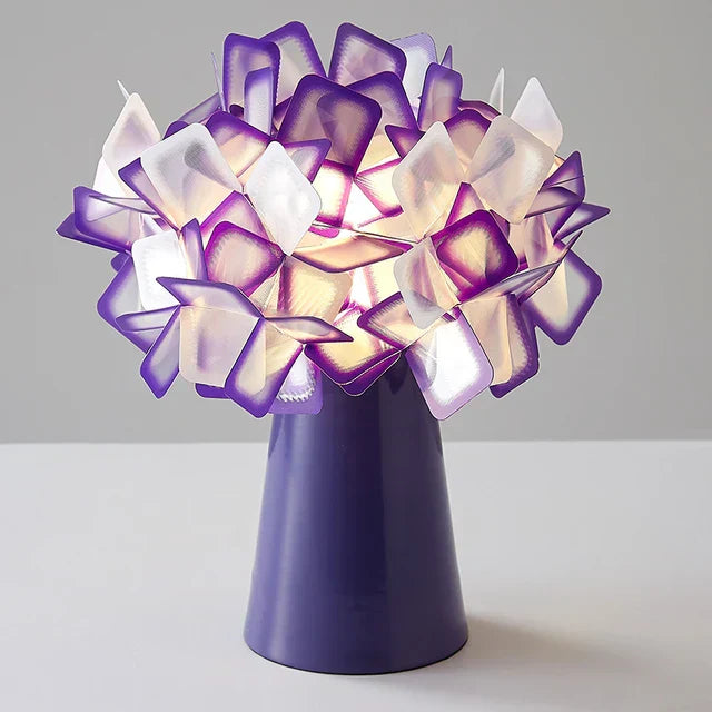 LumiBloom – Lámpara de mesa LED decorativa con diseño único