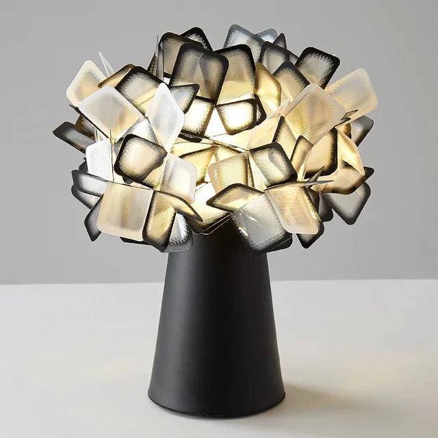 LumiBloom – Lámpara de mesa LED decorativa con diseño único
