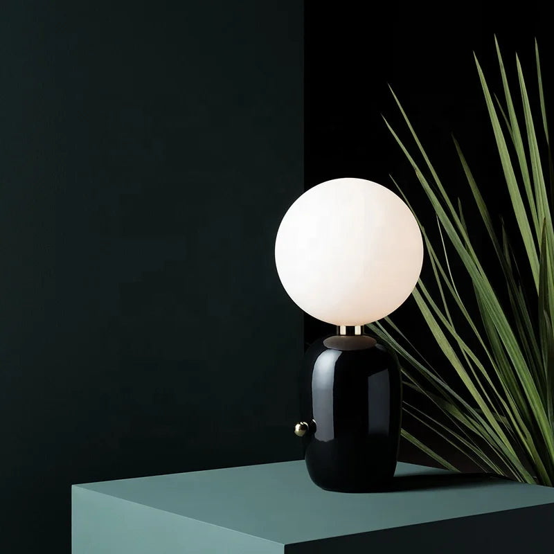 LumeSphere – Scandinavische Tafellamp met Modern Design voor Woon- en Slaapkamer