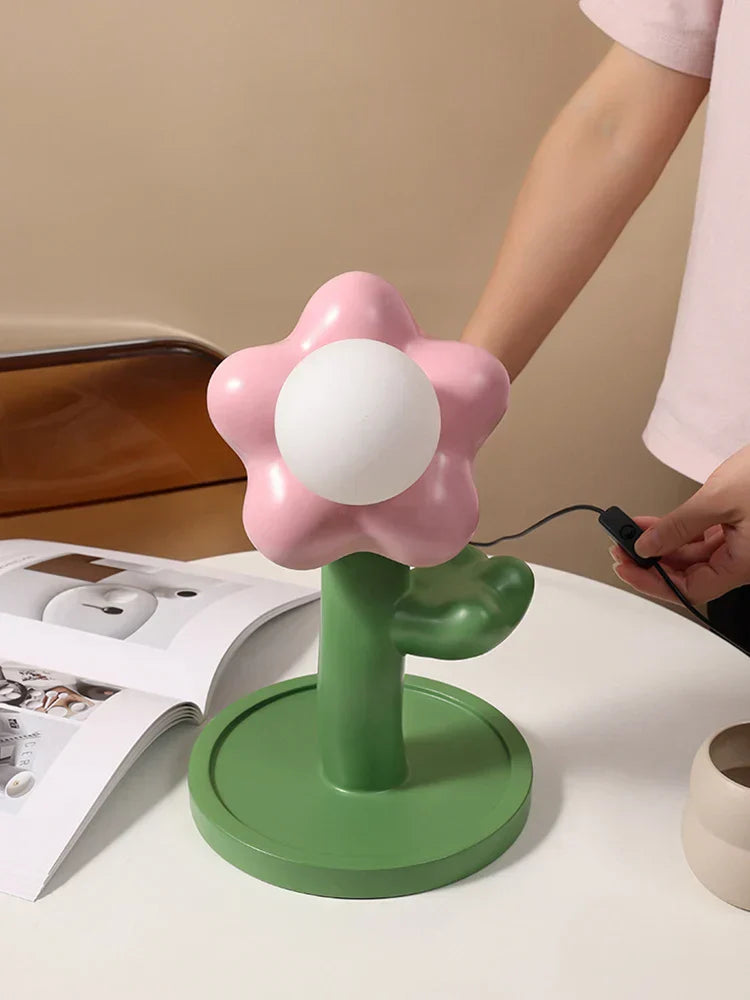 BloomShine - Lámpara de mesa LED en forma de flor para habitación infantil – Lámpara nocturna decorativa con diseño floral, iluminación regulable