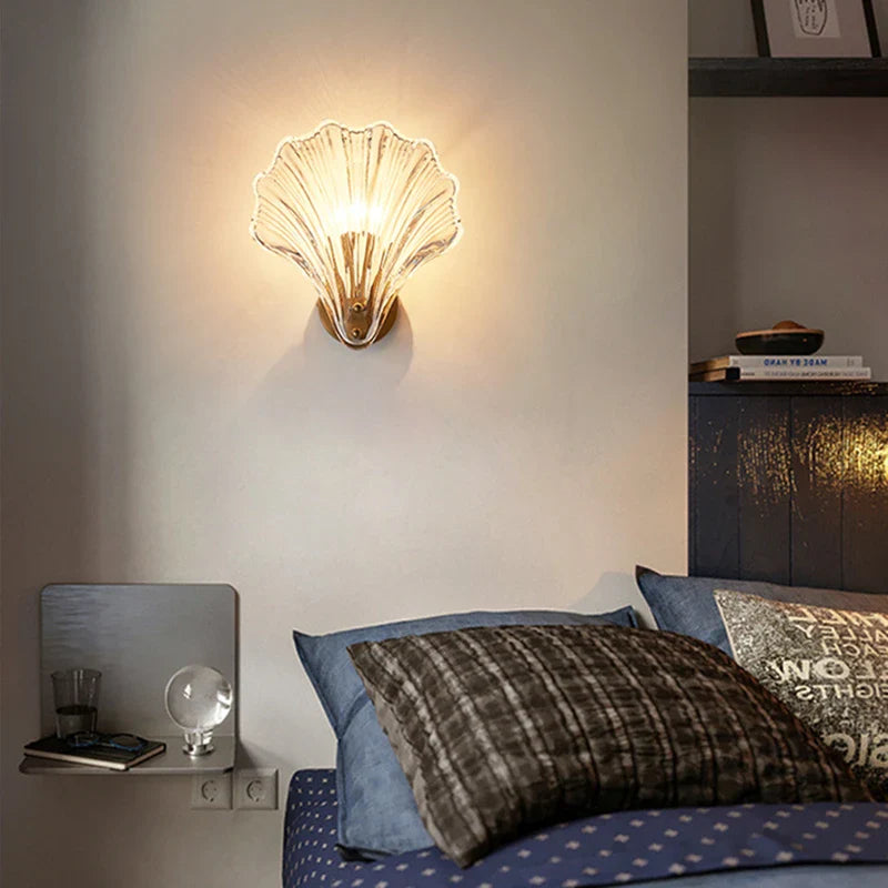 CoralGlimmer – Moderne LED Wandlamp in Schelpvormig Glasdesign