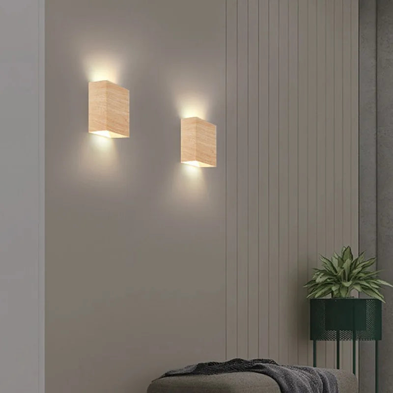 LumiOak - Lámpara de Pared de Madera