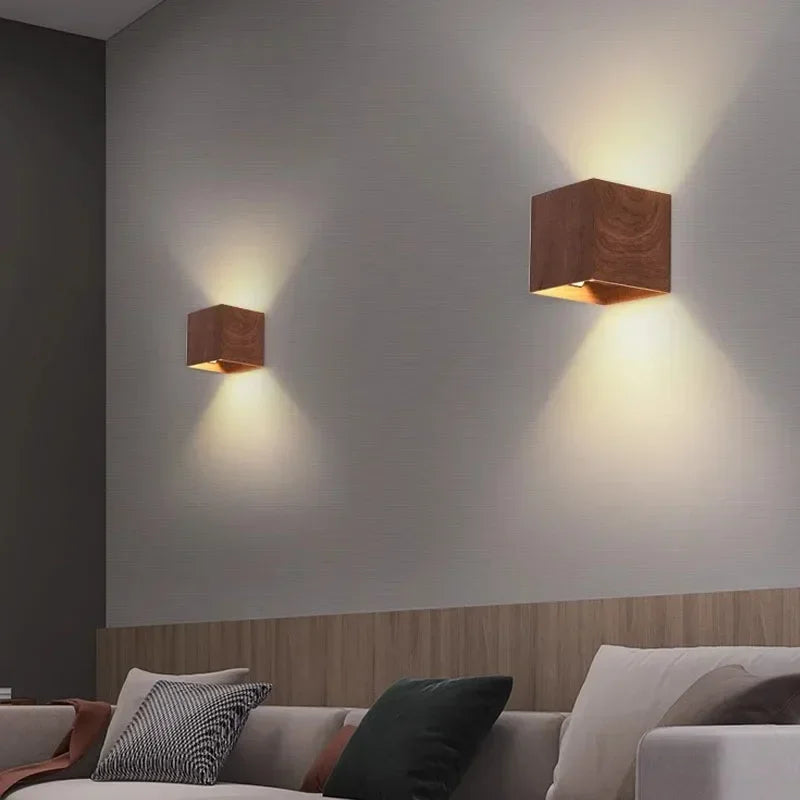 LumiOak - Lámpara de Pared de Madera