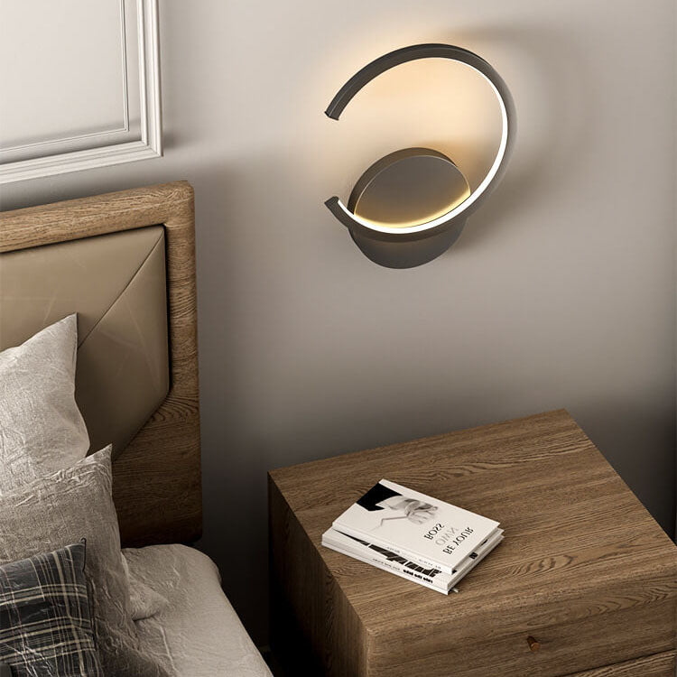 Minimalist round LED wall lamp with arm, 1 light
