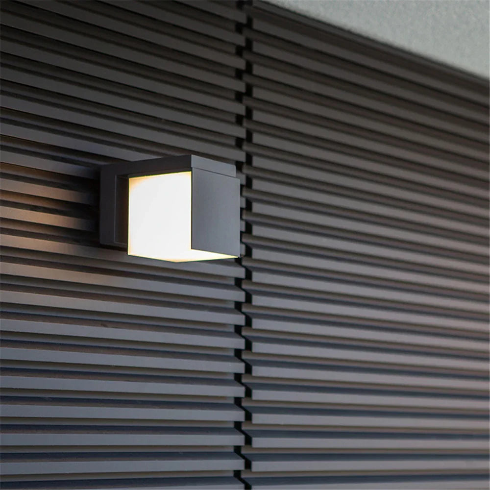LightGuard - Modern Outdoor LED Wall Lamp