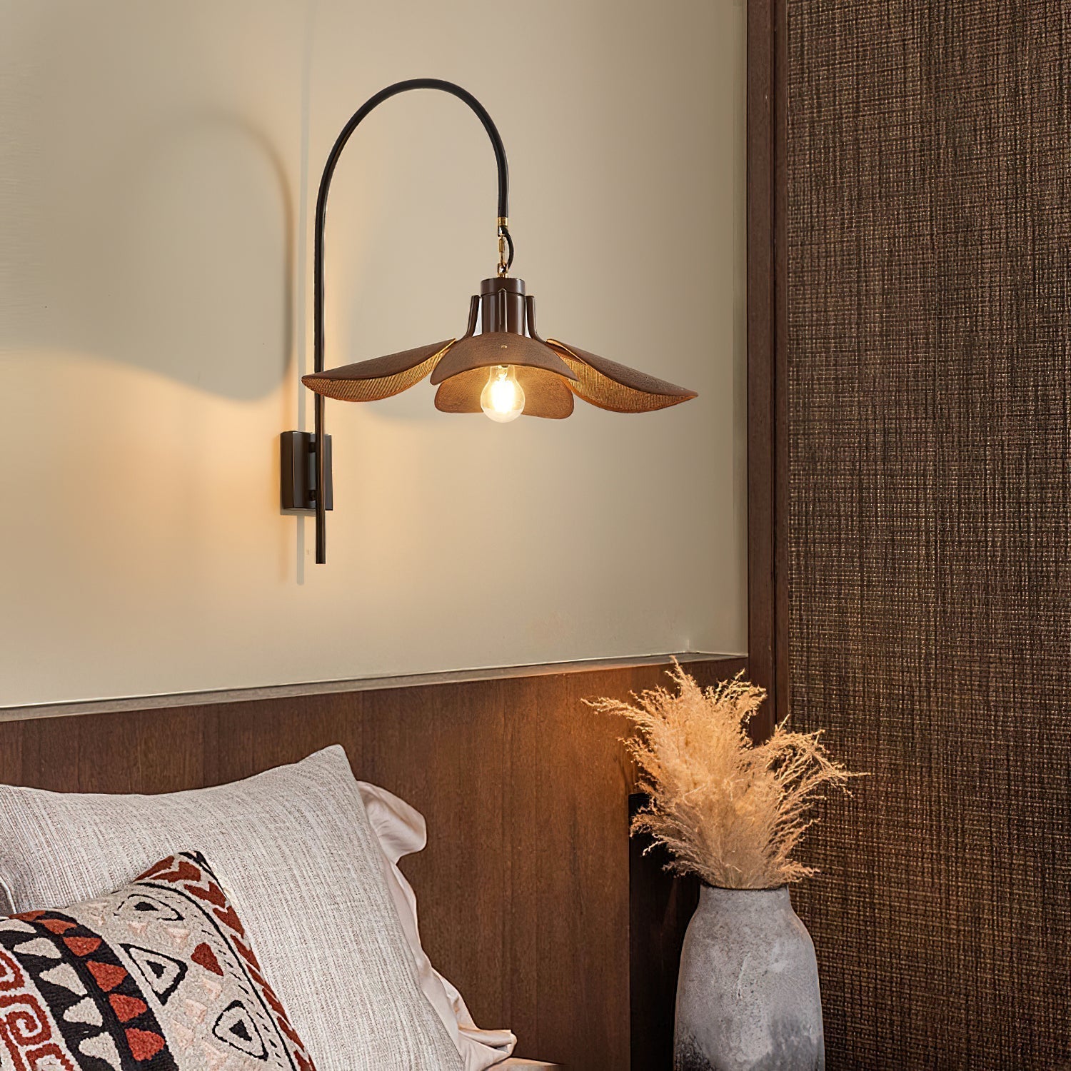 FloraLume – Lámpara de pared con forma de flor para iluminación elegante