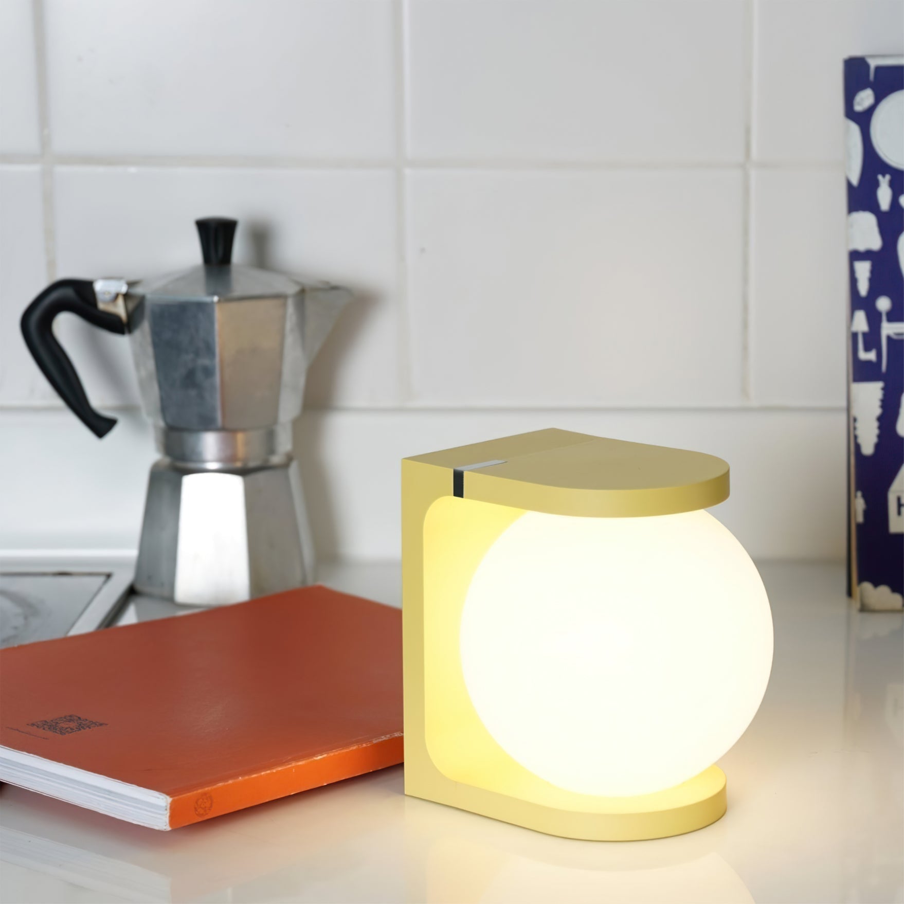 LumiCharge - Draadloze Oplaadbare LED Tafellamp met Boekensteun