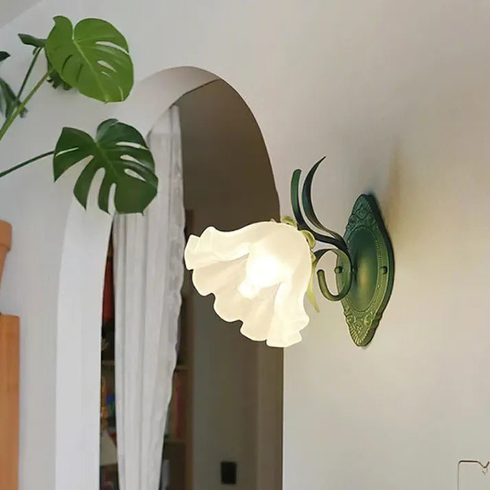 LilyGlow – Wall Lamp with Floral Design