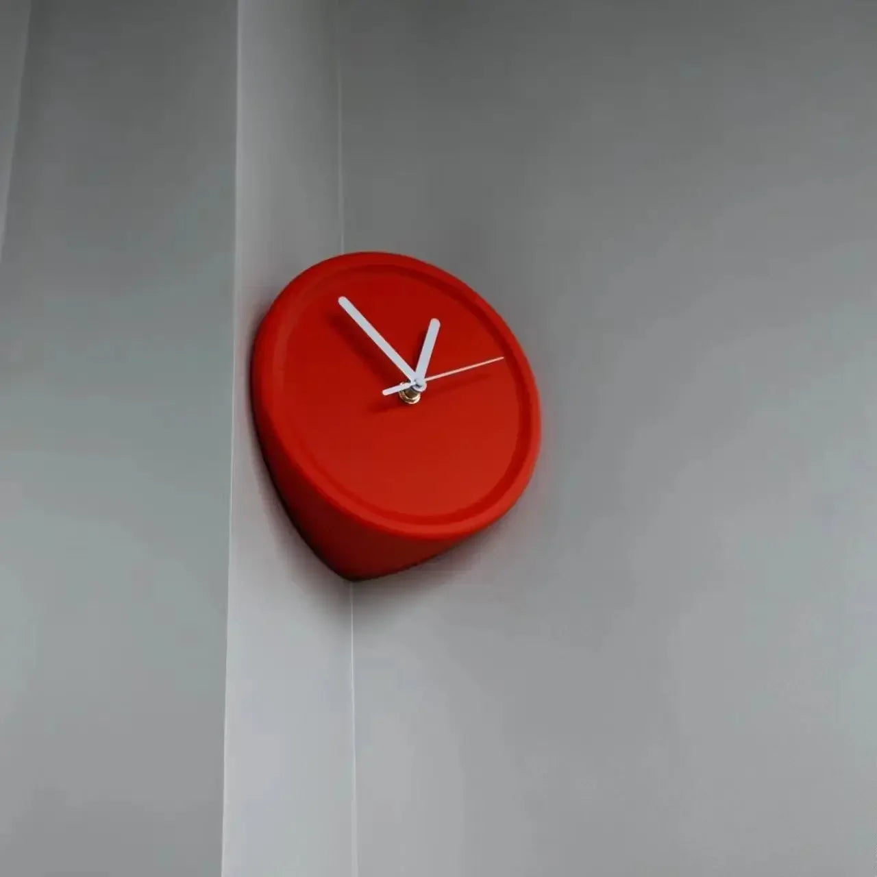 SilentCorner - Reloj de pared silencioso sin taladro para esquinas en casa