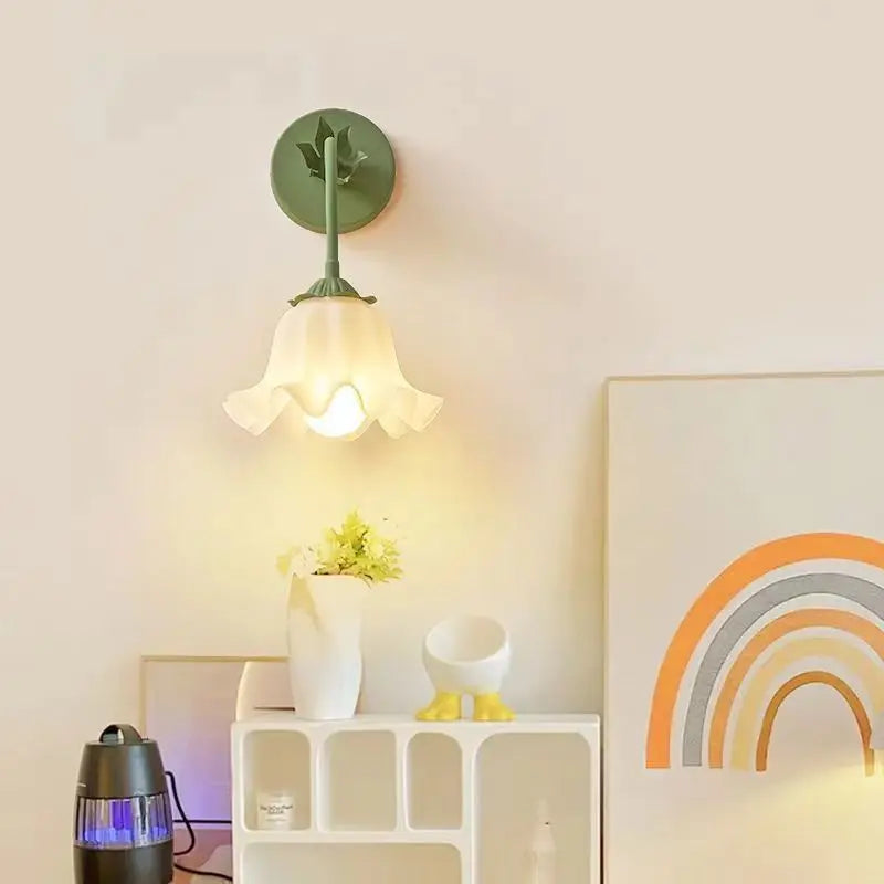 FrenchBloom - Lámpara de pared para dormitorio con diseño de flor