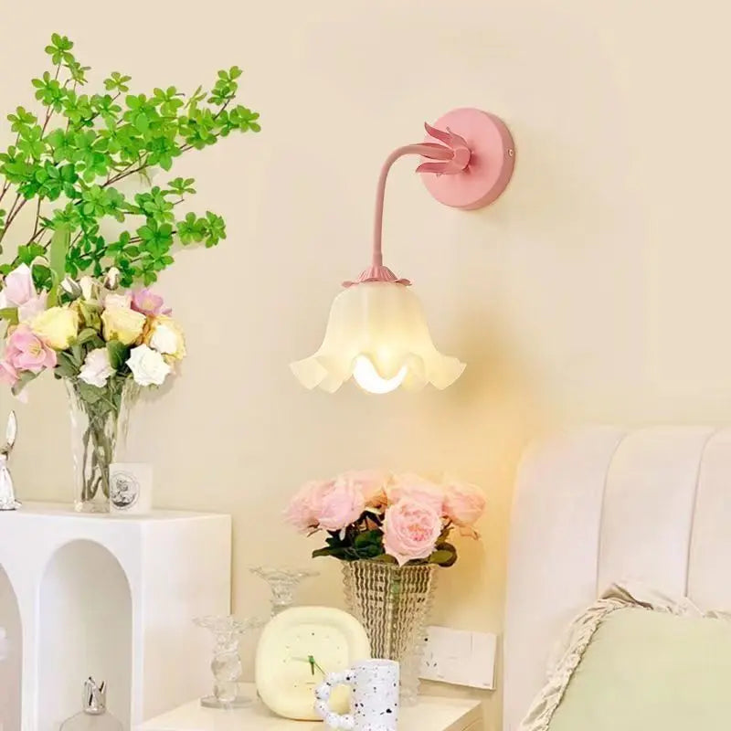 FrenchBloom - Lámpara de pared para dormitorio con diseño de flor