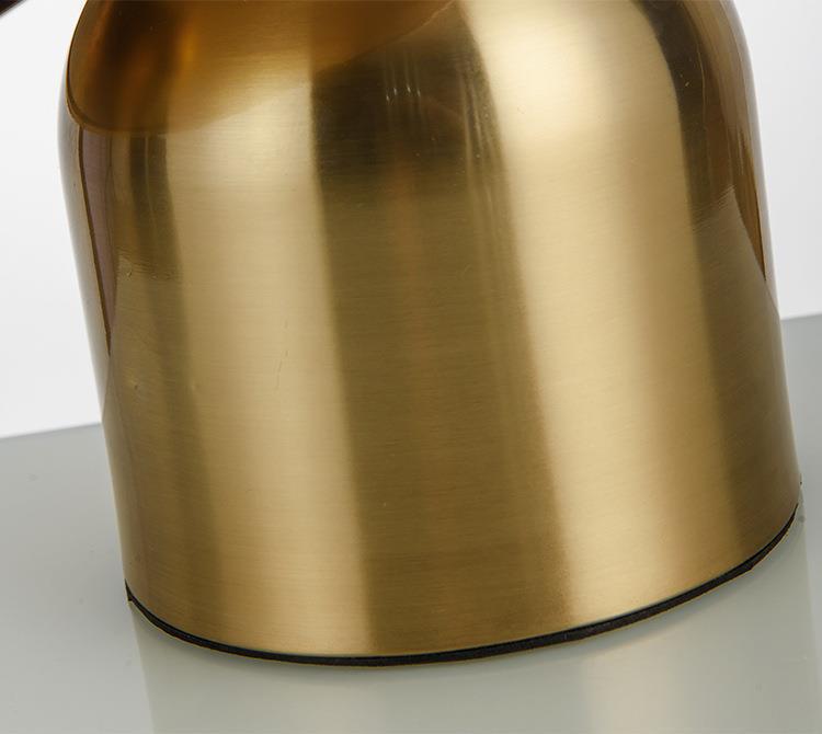 LuxeLume - Lampada da tavolo dorata con illuminazione LED