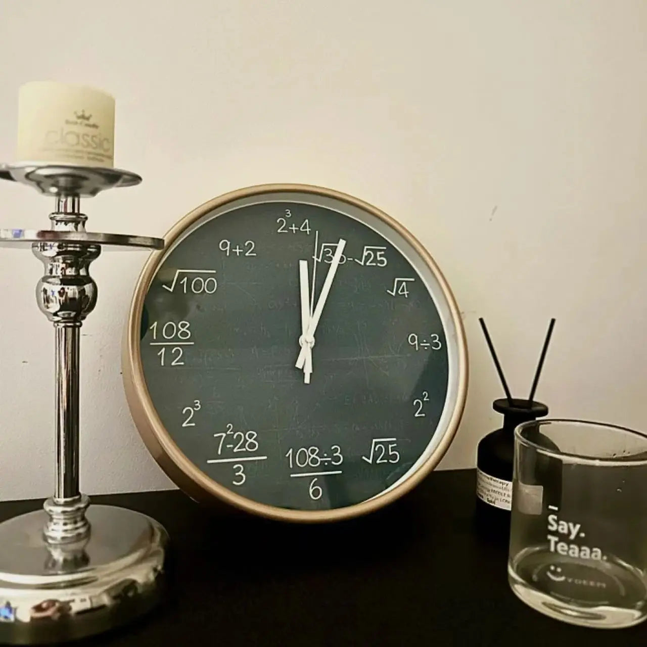 Pizarra - Reloj de pared con fórmulas matemáticas para decoración elegante