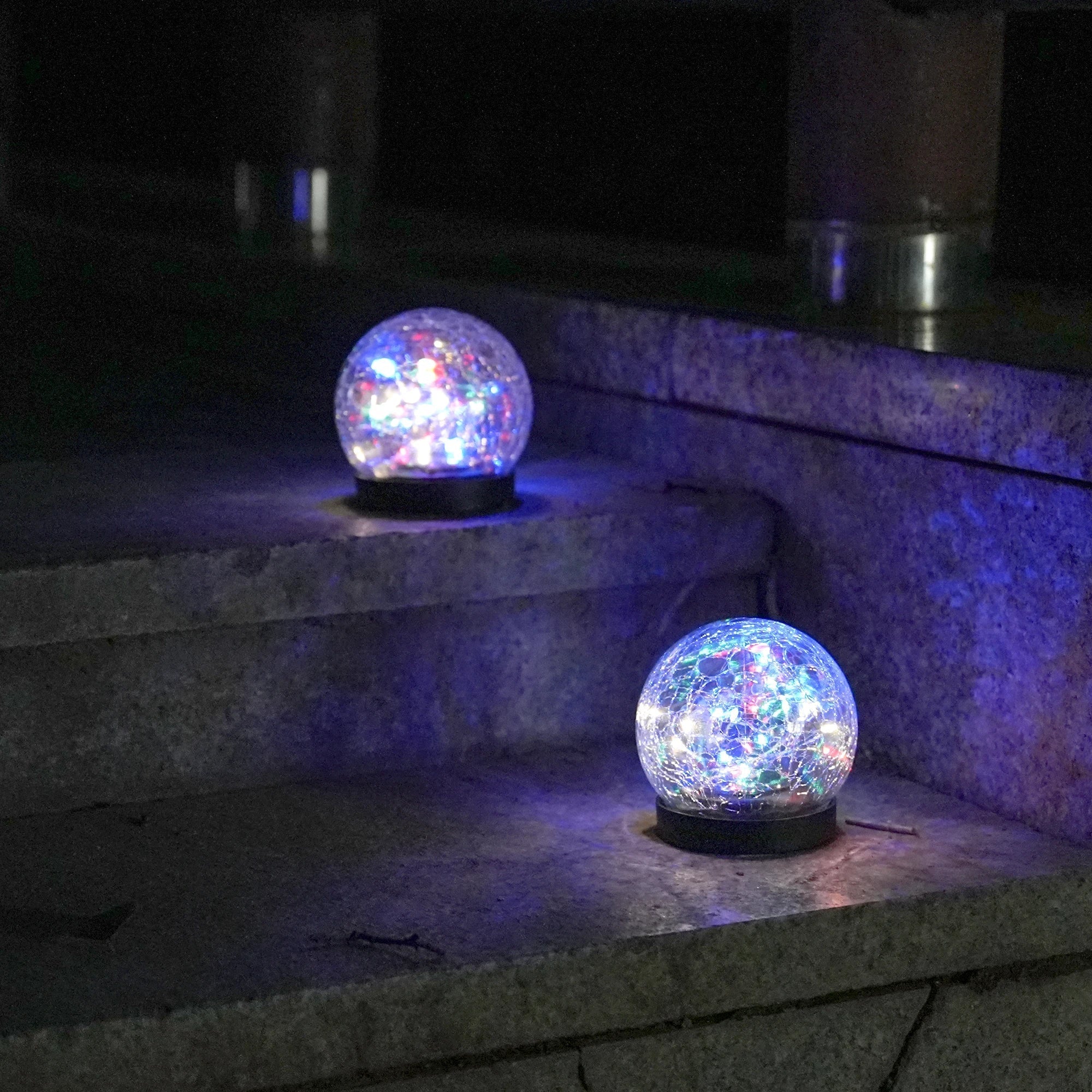 LumiGlow – Solar-Powered LED Garden Lamp with Color Change – Weatherproof & Energy Efficient