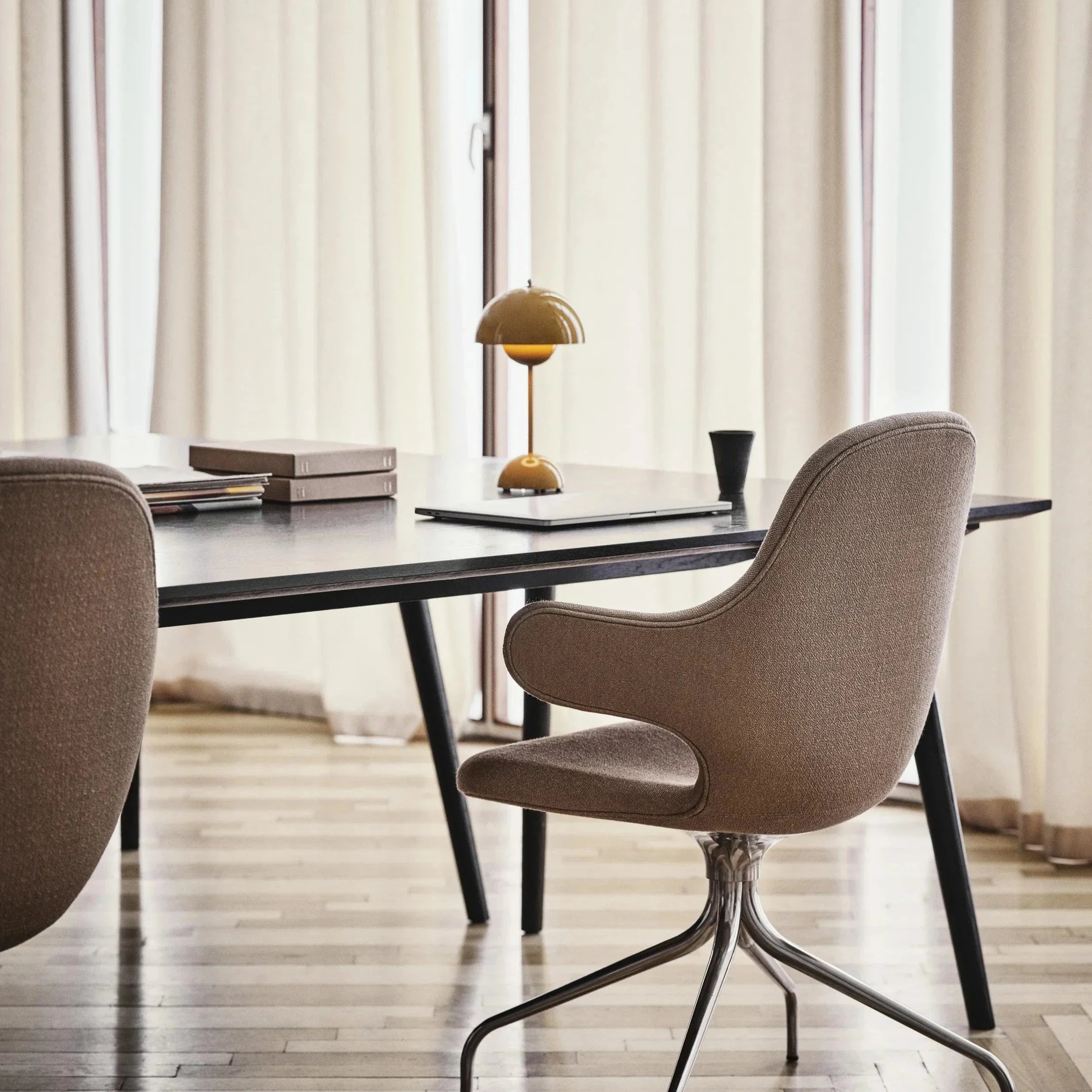 SolarFlare - Lampada da tavolo a LED per un interno accogliente