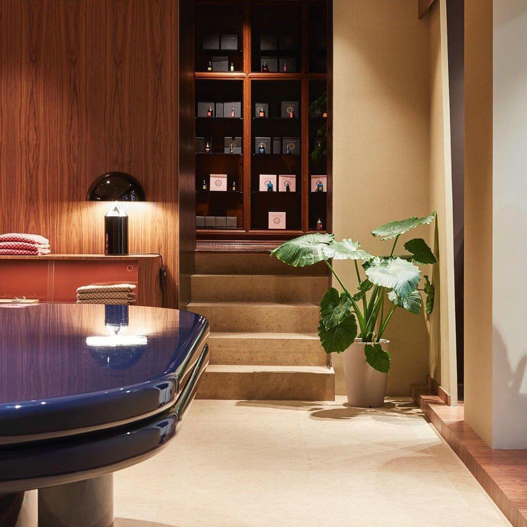 Lámpara de mesa metálica Luna - Iluminación moderna