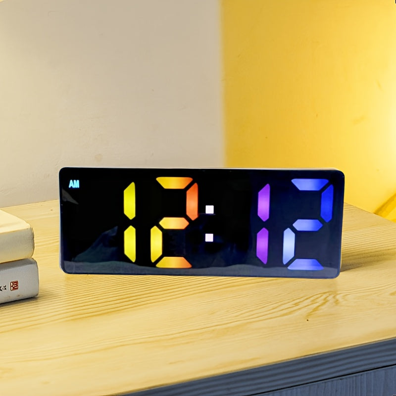 DigiTime - Moderne LED Wekker met Datumweergave en Instelbare Helderheid