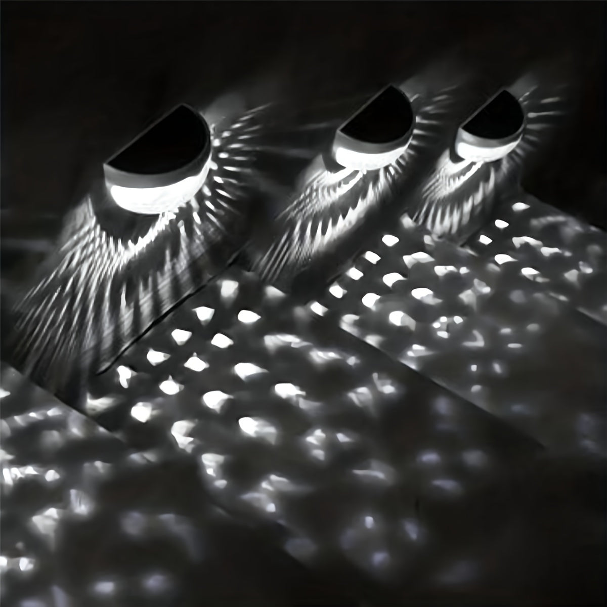 SolarFence - Illuminazione per Recinzione Solare da Esterno, Impermeabile e Decorativa