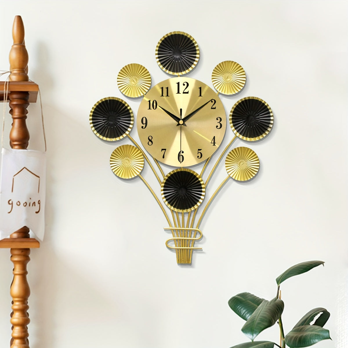 Modern Metal Silent Wall Clock - Balloon-Shaped, Decorative for Living Room and Bedroom