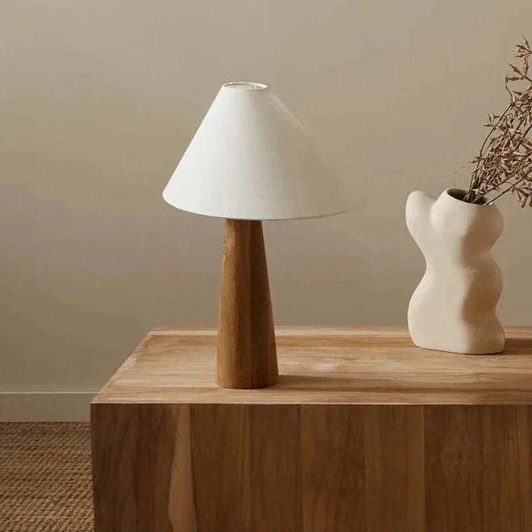 Candeeiro de Mesa Madera Glow - Elegância Rústica e Iluminação Ambiente