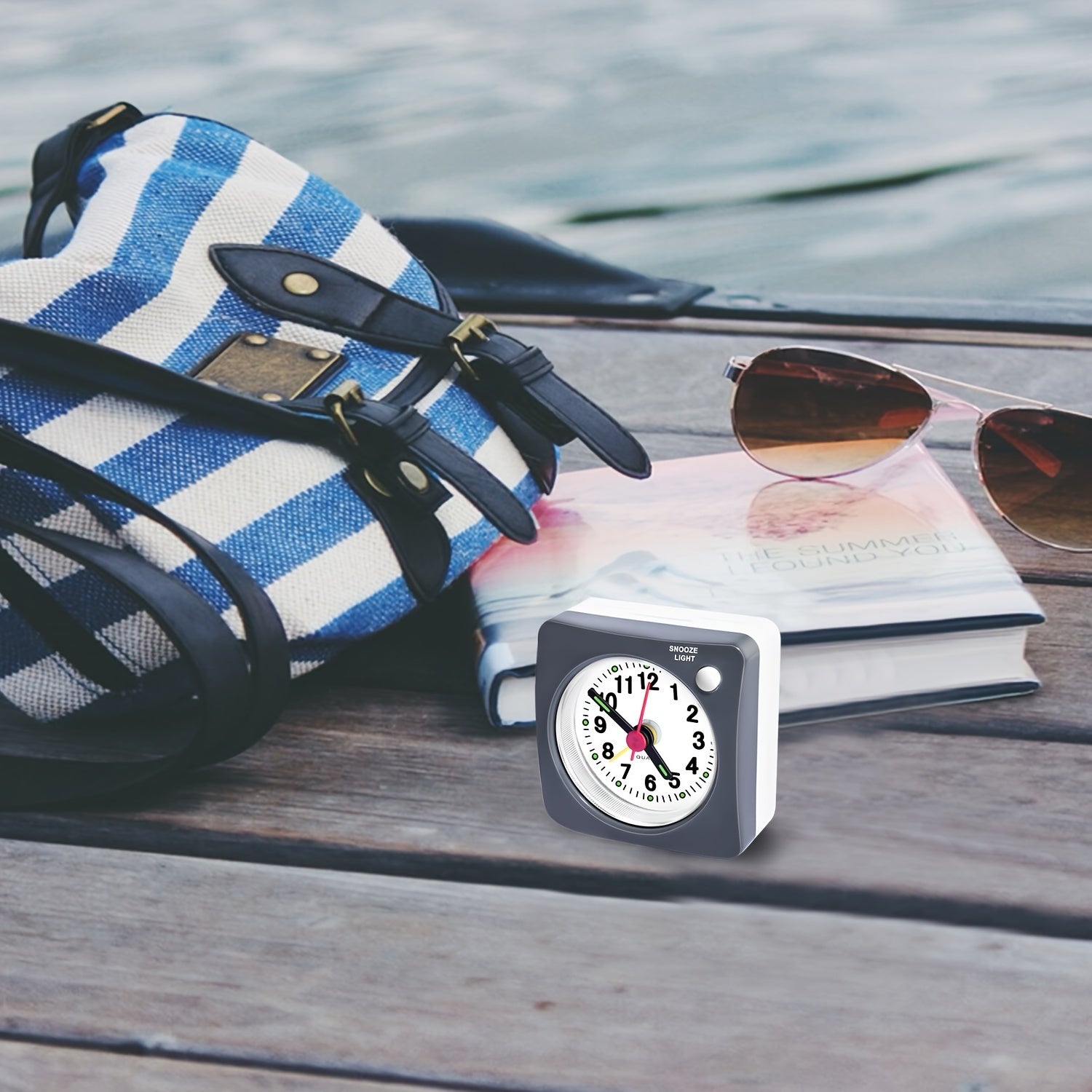 TravelSquare - Compacte Reisklok met Snooze en Nachtlampje