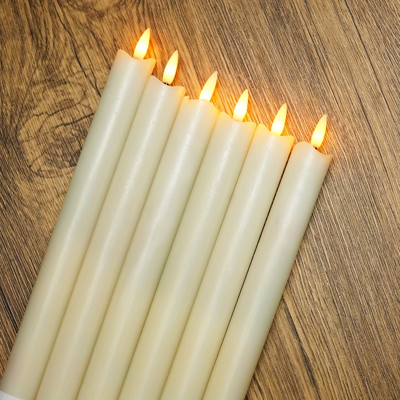 6x Candele a Cera Senza Fiamma a Forma di Cono - Con Telecomando, Candele LED Color Avorio per Decorazioni da Tavolo e Matrimonio