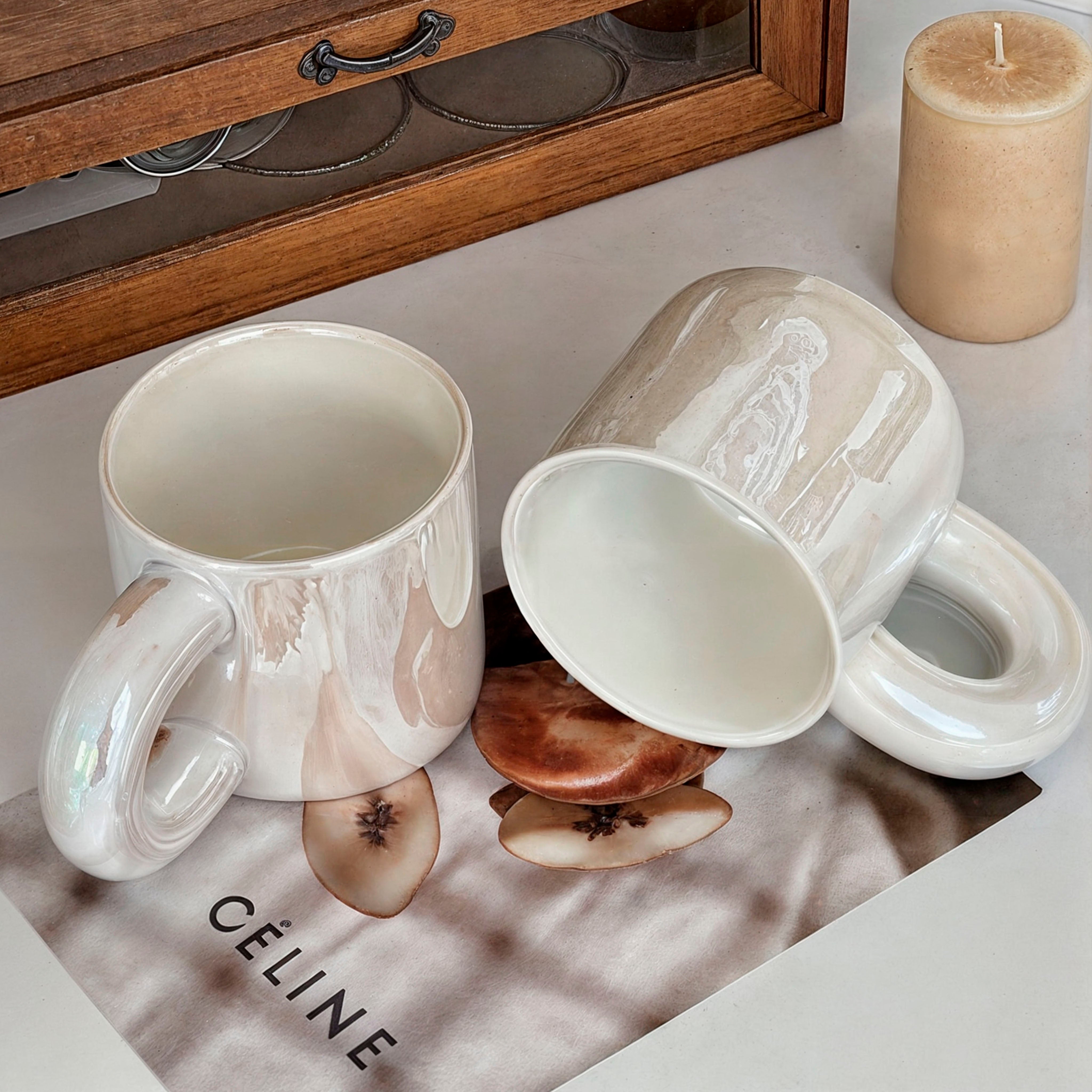 Tazza minimalista iridescente