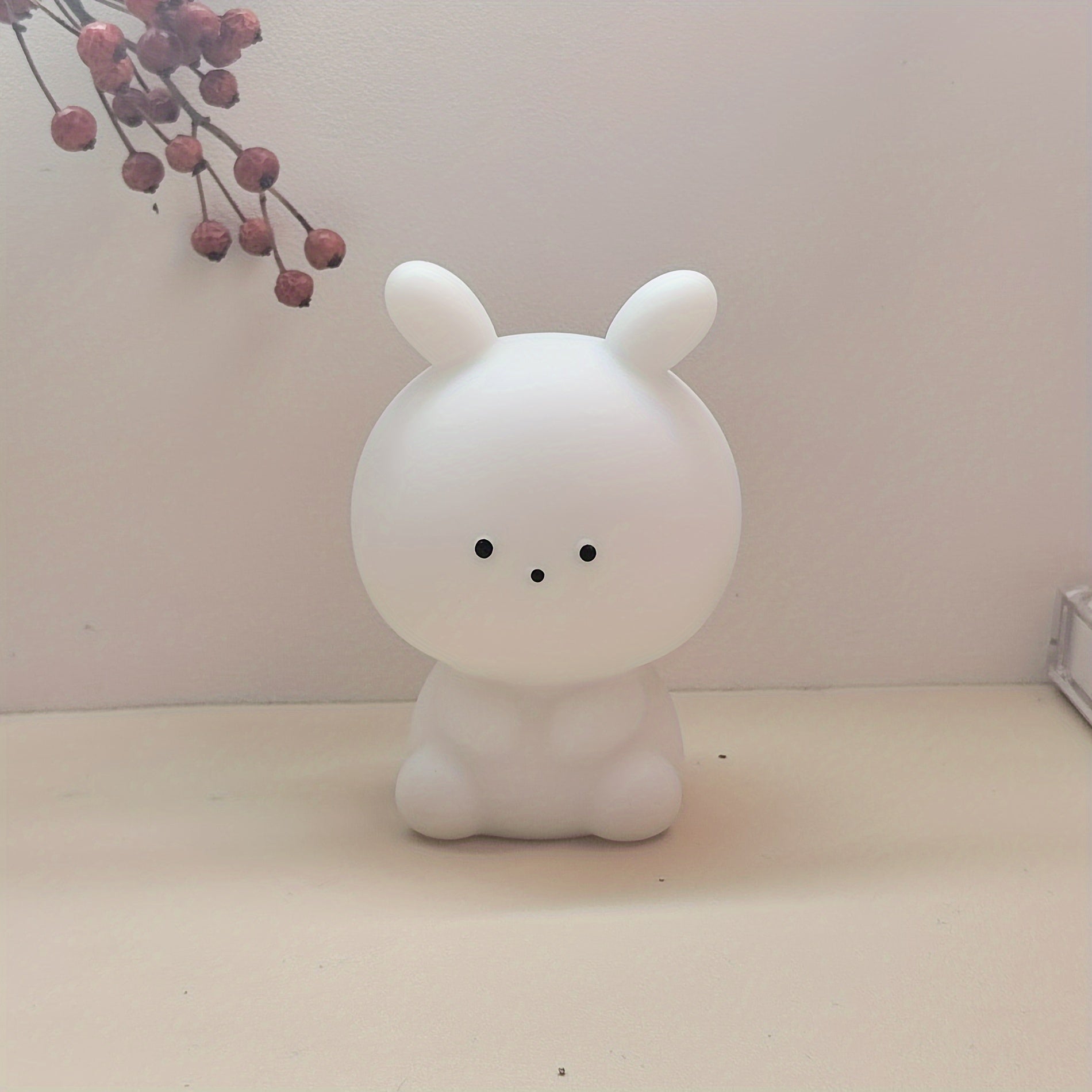 BunnyBright - Lampada da tavolo LED con batteria a forma di coniglio grande testa e design anime