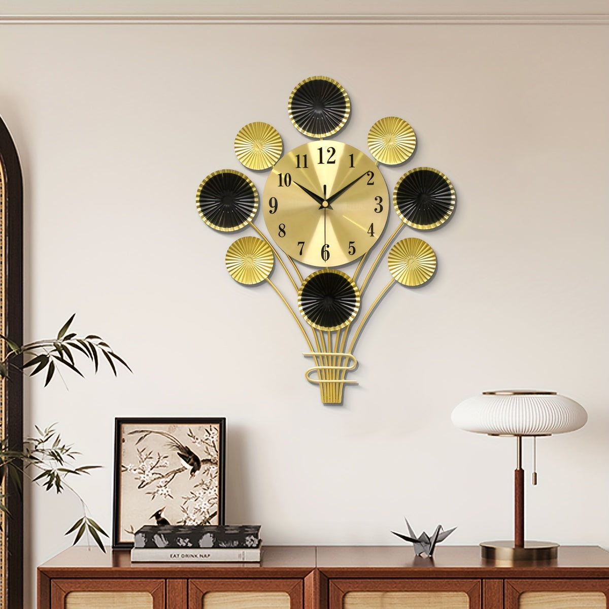 Modern Metal Silent Wall Clock - Balloon-Shaped, Decorative for Living Room and Bedroom