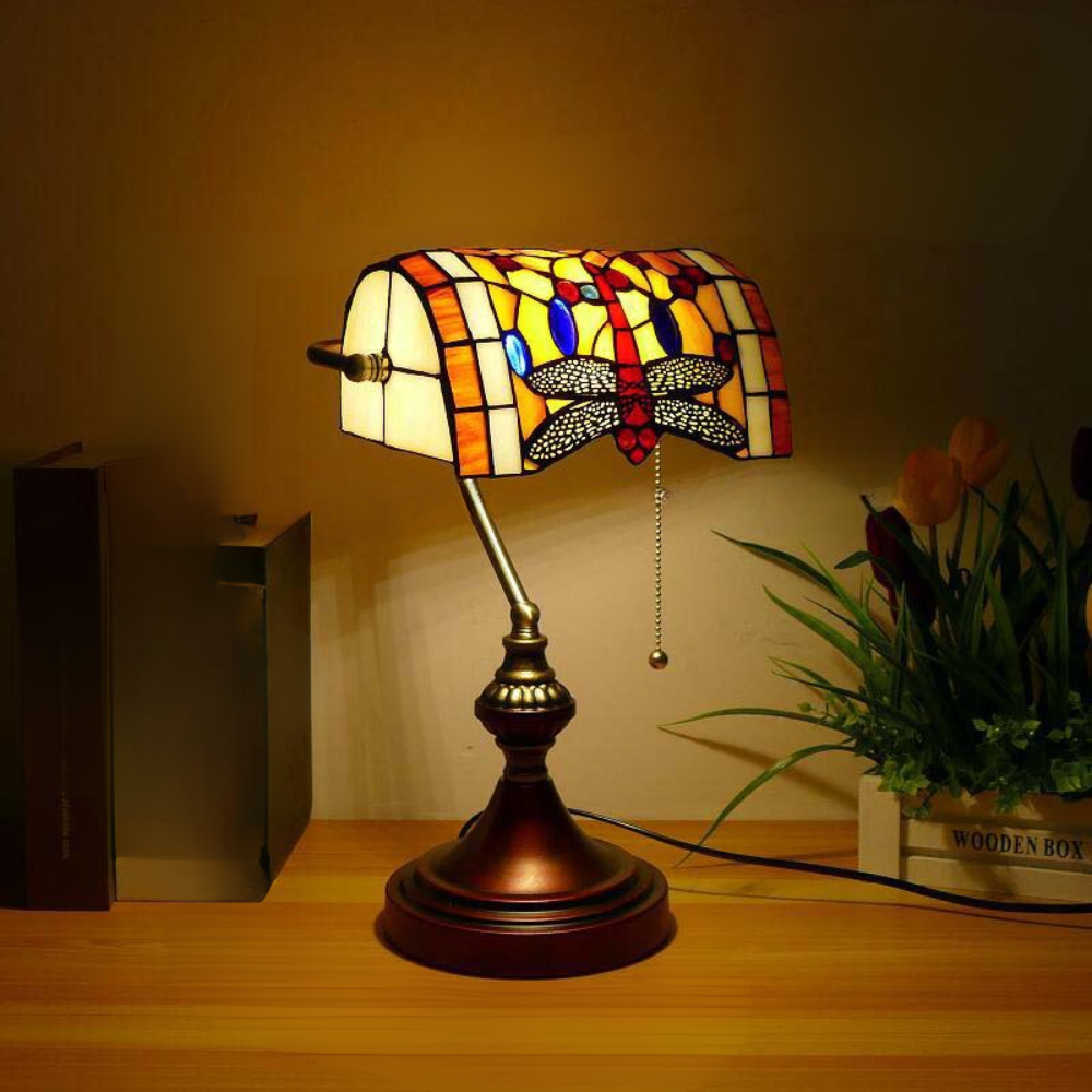 TiffanyBanker - Handgesneden Witte Bankierslamp met Vlinderpatroon