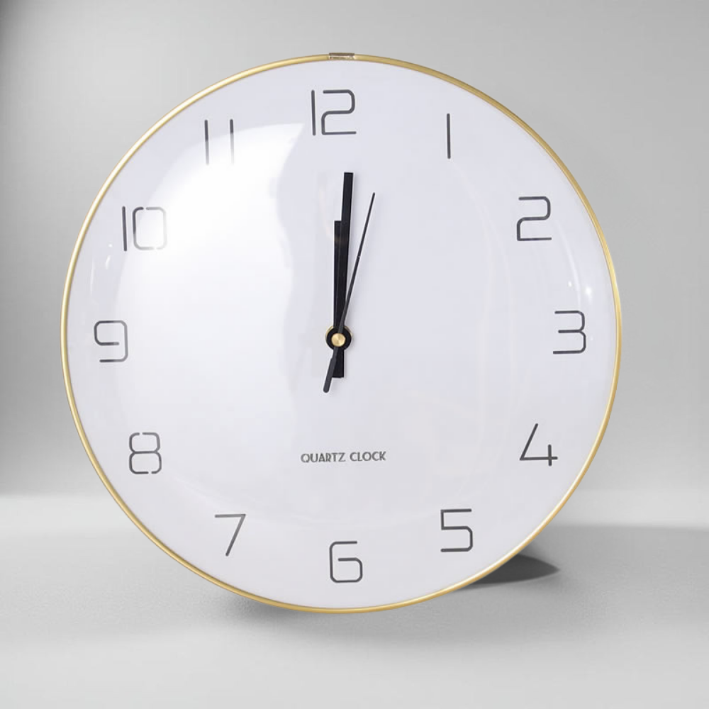 Reloj de pared nórdico elegante