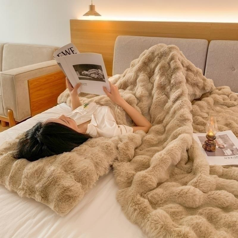 Luxe Bubble Fleece Blanket – Imitation Rabbit Fur, Thick Sofa and Office Blanket