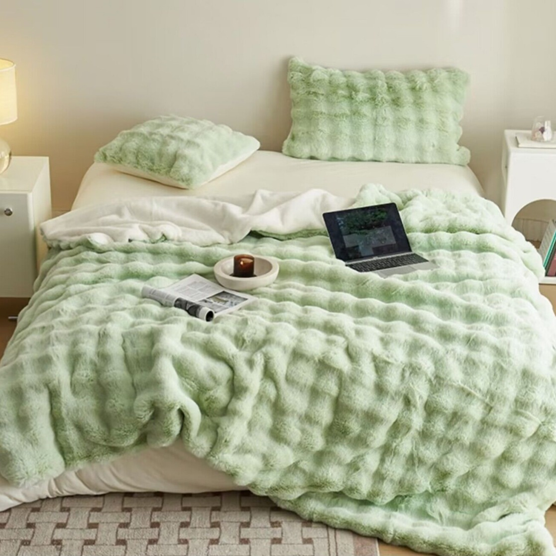 Luxe Bubble Fleece Blanket – Imitation Rabbit Fur, Thick Sofa and Office Blanket