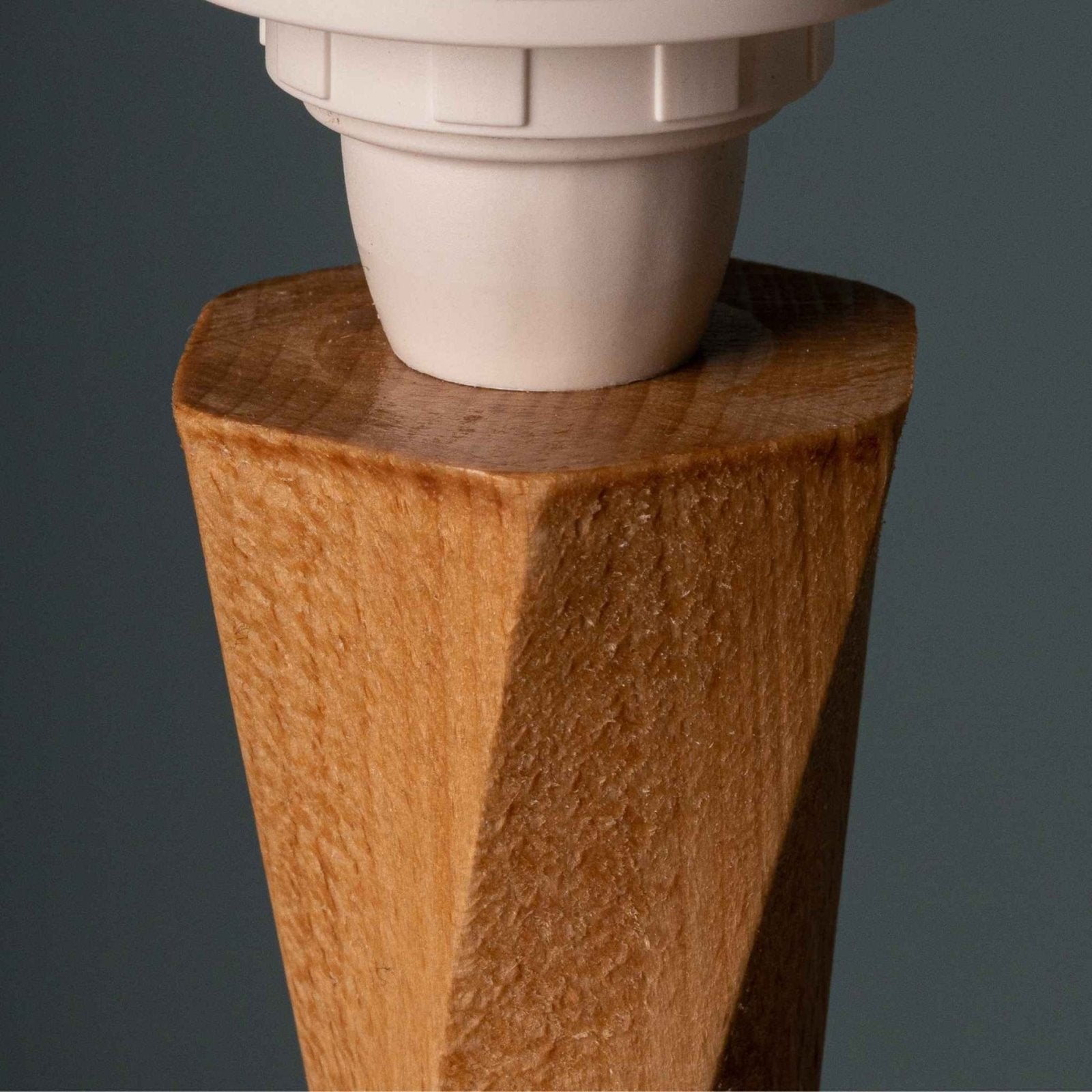 LumiWood - Lámpara de Mesa Moderna de Madera con Pantalla de Tela | Diseño Escandinavo