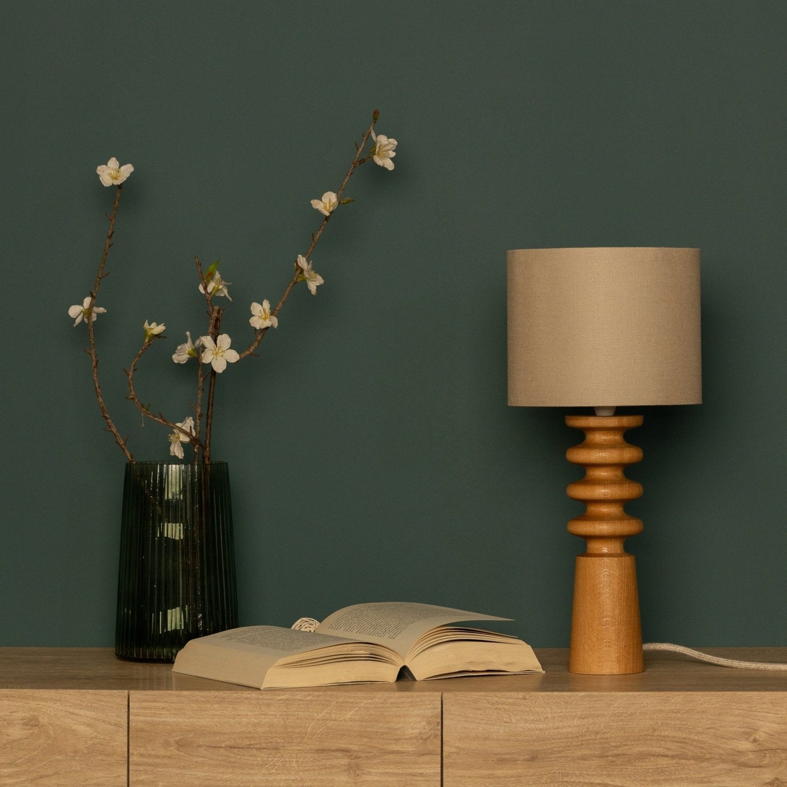NordicGlow - Scandinavische Houten Tafellamp – Minimalistische Nachtlamp met Stoffen Kap