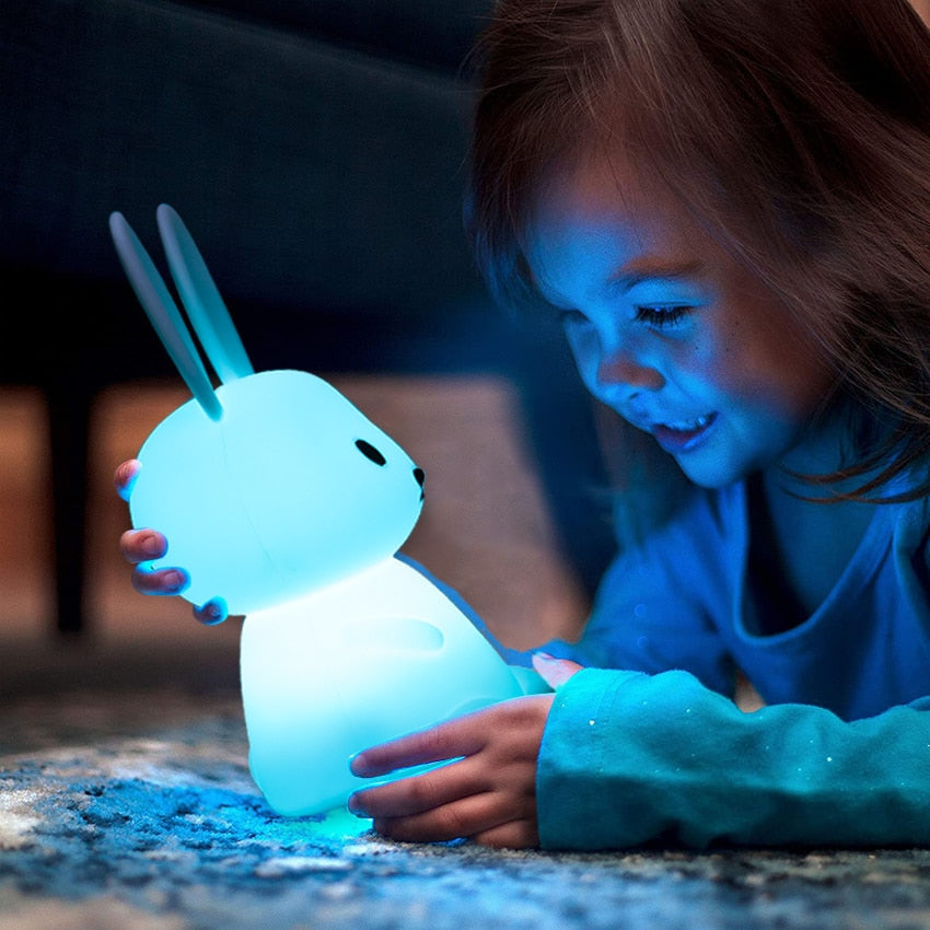 Lámpara nocturna LED táctil con forma de conejo para niños