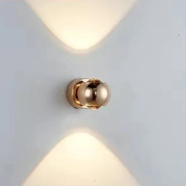 FlexBright – 180° Draaibare LED Wandlamp in Modern Design
