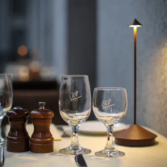 ZenLume - Lámpara de mesa LED minimalista | Iluminación inalámbrica impermeable y regulable