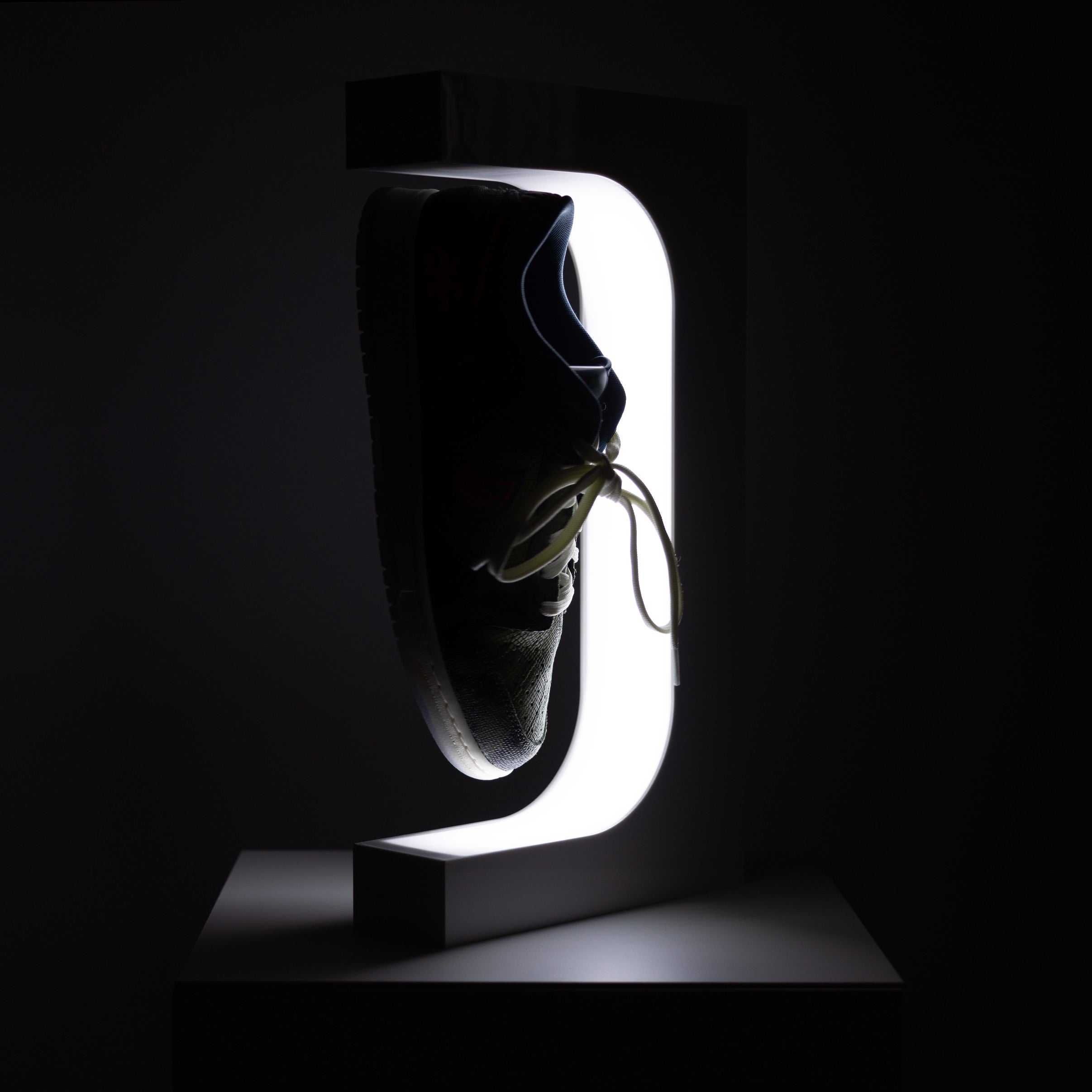 Floating shoe display LED lamp