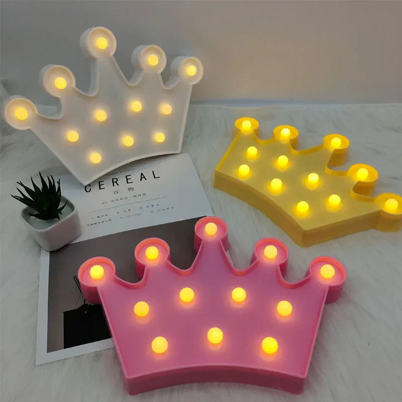 RoyalGlow - LED Kroon Nachtlampje voor Kinderkamer – Warm Licht, Draadloos en Sfeervol