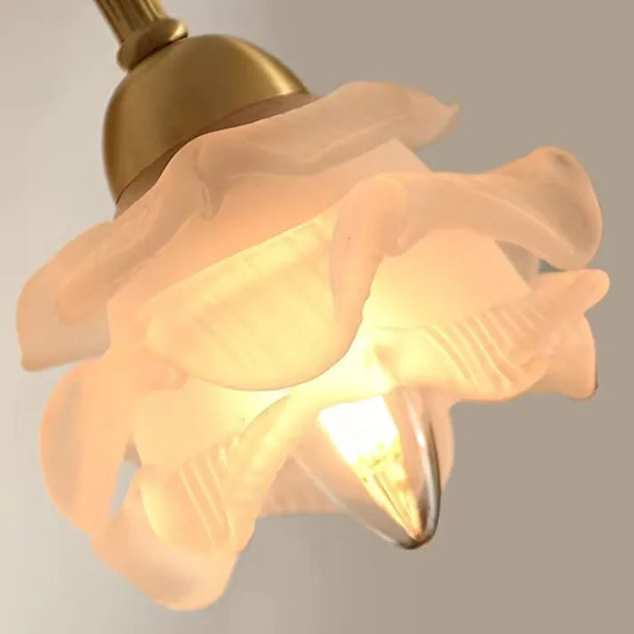 BlossomGlow – Vintage Koper Bloemblad Wandlamp