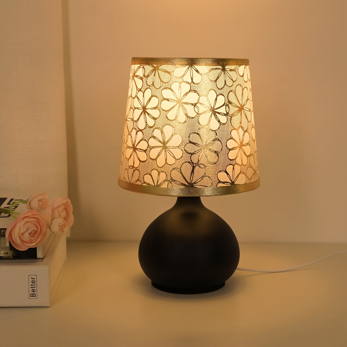 RetroLamp - Lámpara de mesa moderna escandinava de tela con base metálica USB