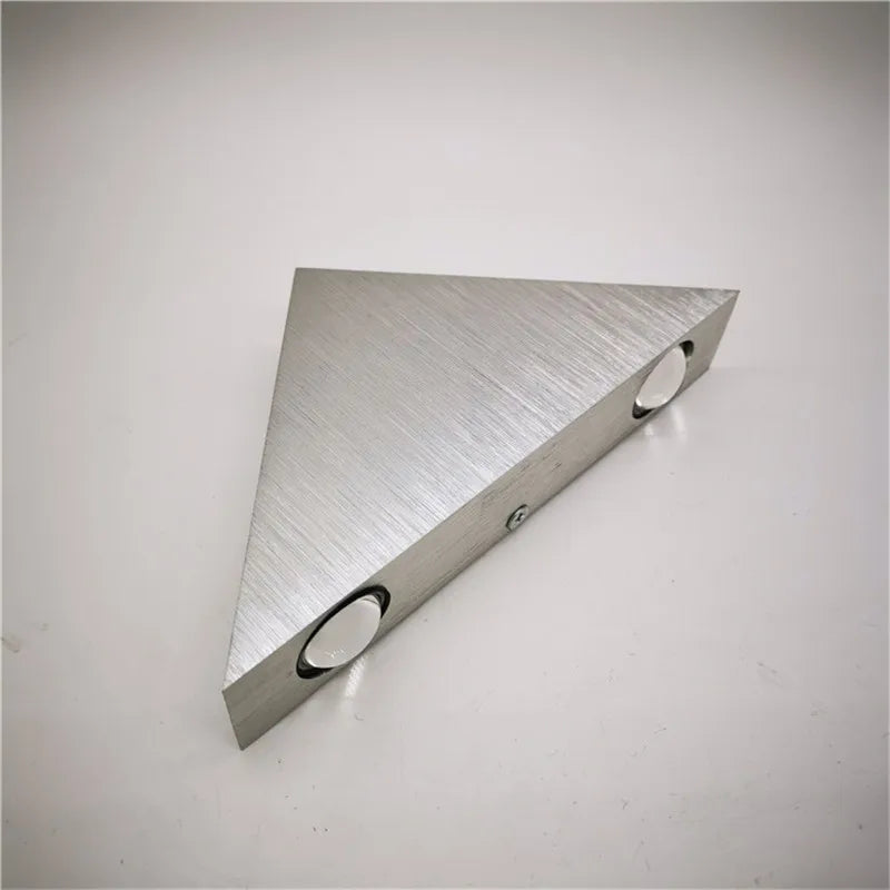 LumiTri - Lámpara de Pared Triangular