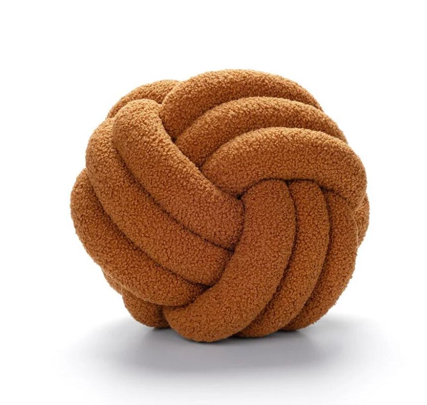 El cojín de boucle marrón con botón: Cojín de lujo de lana boucle marrón