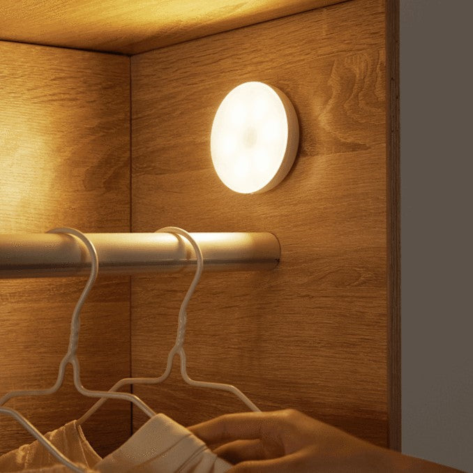 MotionGlow - Automatic LED Lamp with Motion Sensor for Indoor Spaces