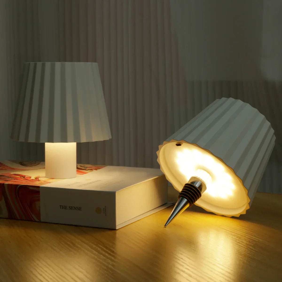 EcoGlow - LED Fles Tafellamp met Duurzaam Design & Warme Verlichting