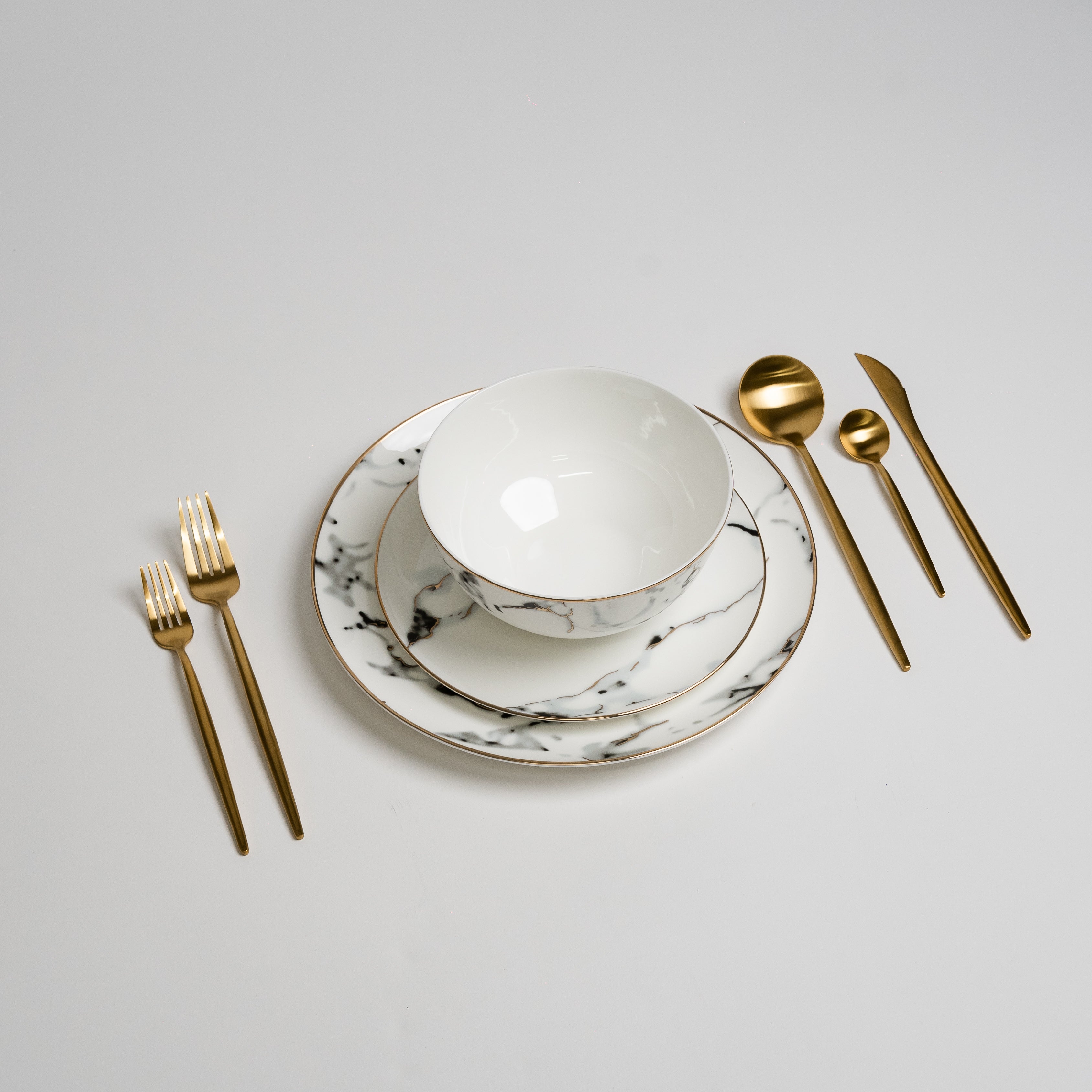 Marble plates with a luxurious look