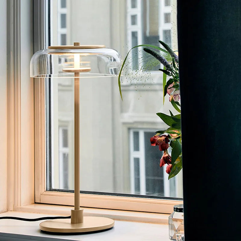 LumiGlow – Postmodern LED Tafellamp met Glazen Kap voor Stijlvolle Verlichting