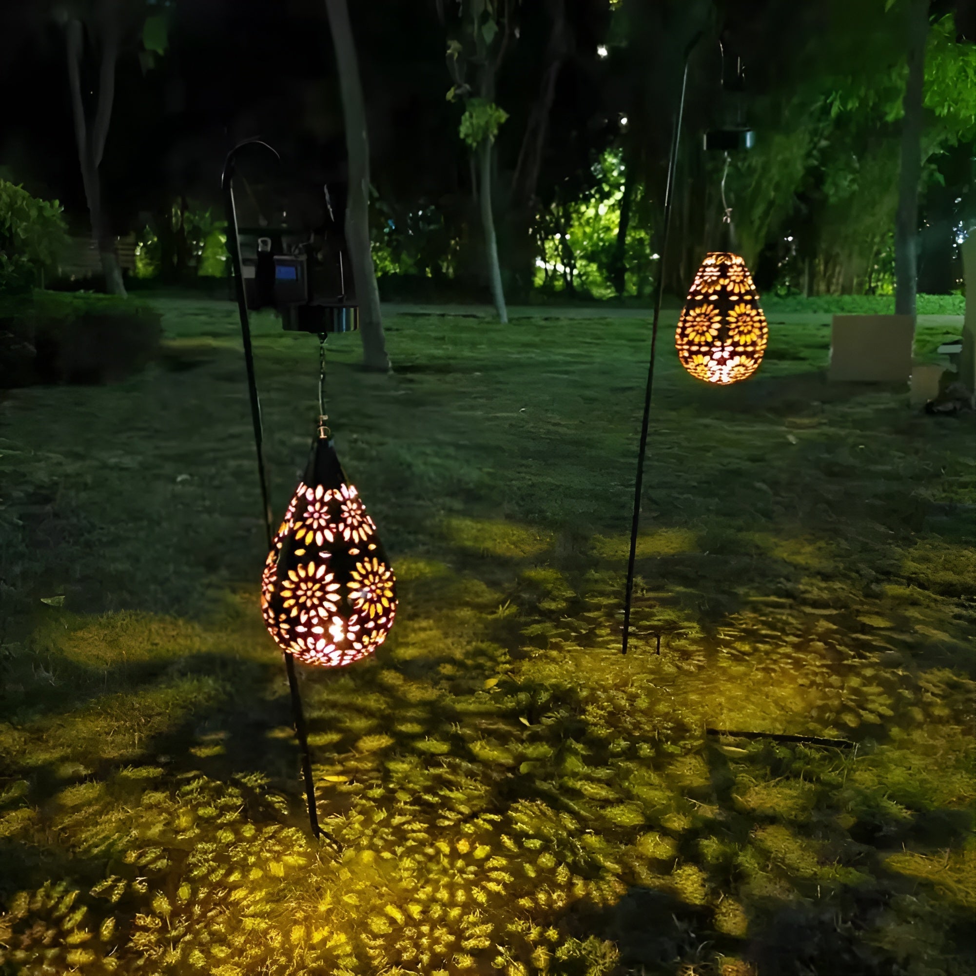 ShadowArt - Solar Energy Waterproof Hollow Outdoor Lamp