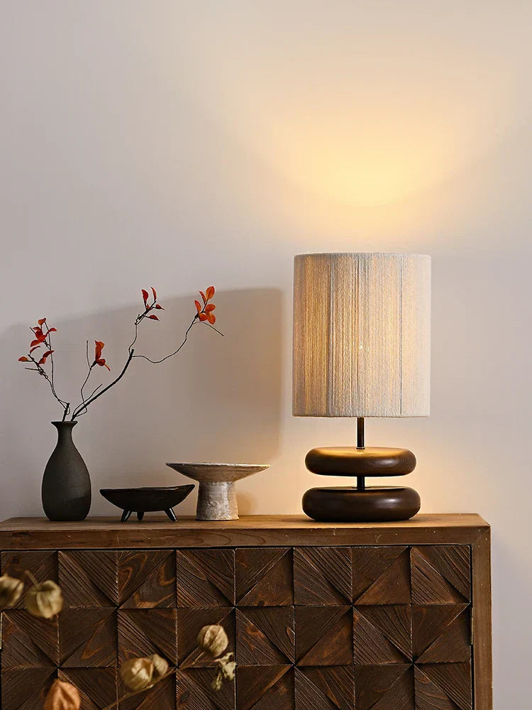 RusticGlow - Walnoothouten Tafellamp met Linnen Kap – Natuurlijke Verlichting voor Woon- en Slaapkamer